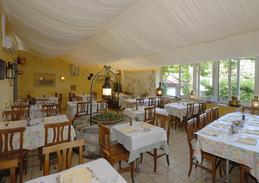 Auberge De Dully Exterior photo