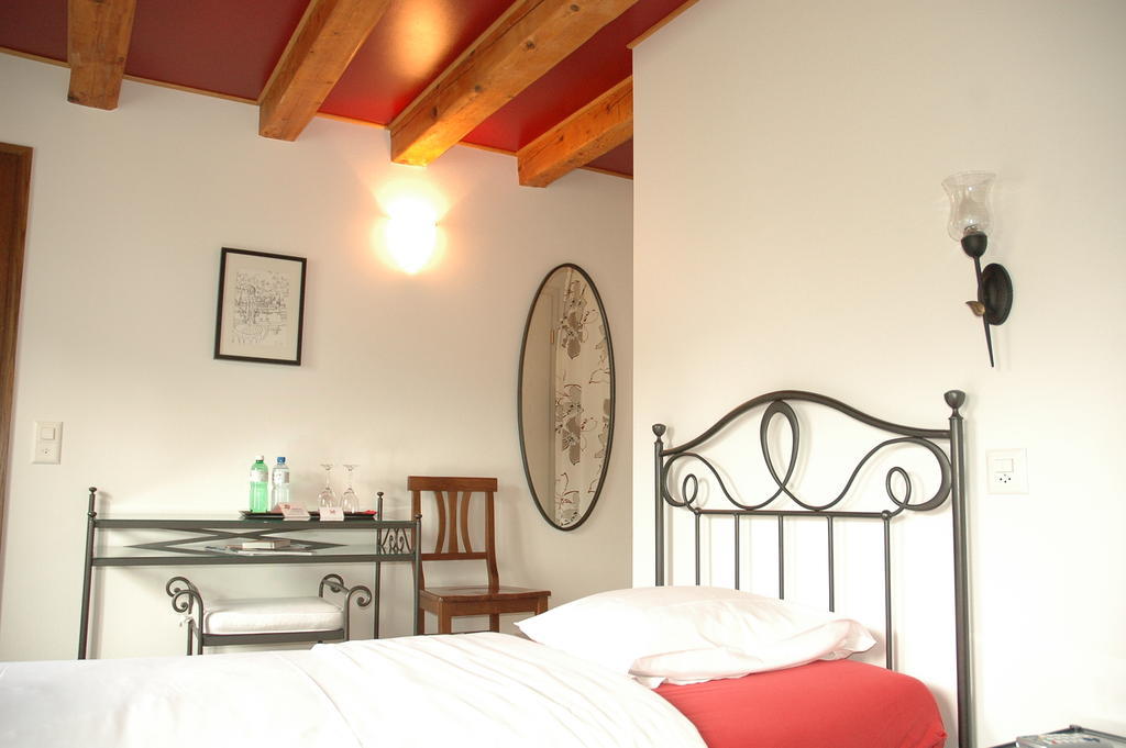 Auberge De Dully Room photo