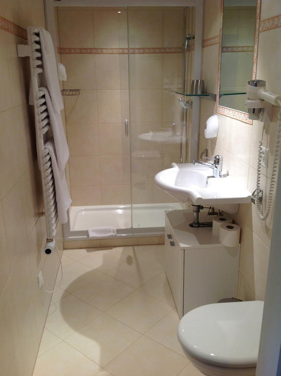 Auberge De Dully Room photo