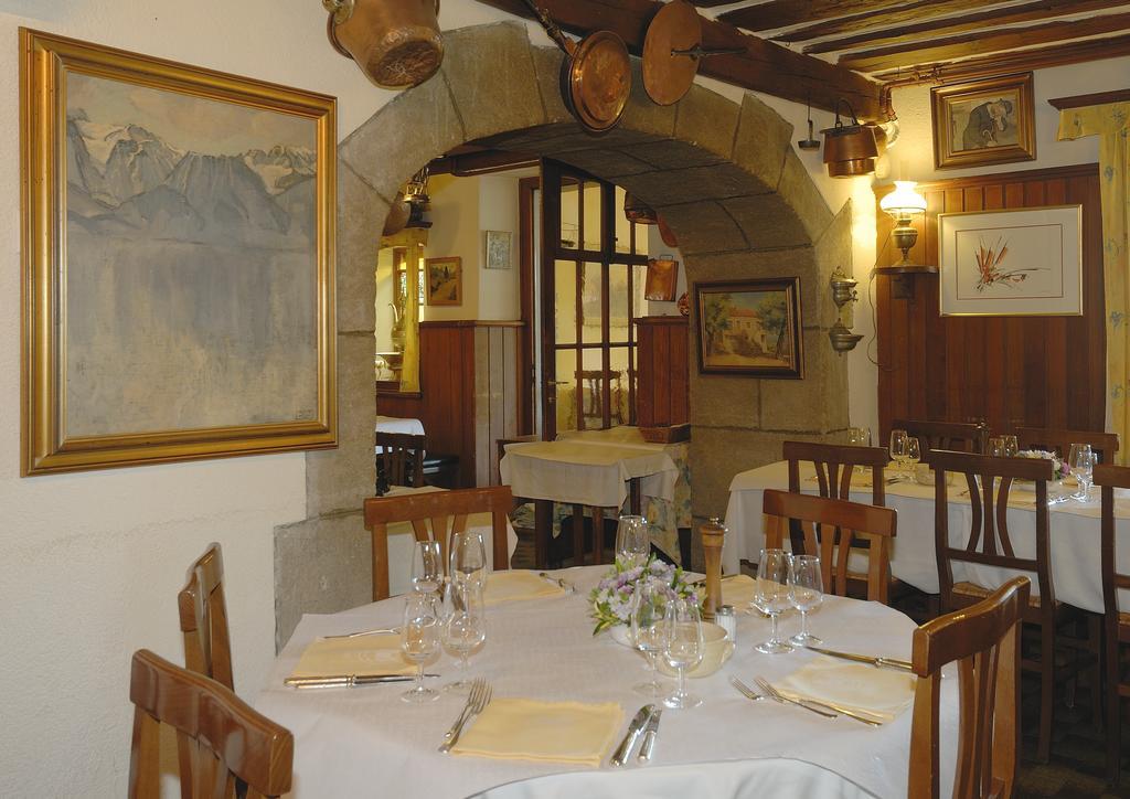 Auberge De Dully Exterior photo