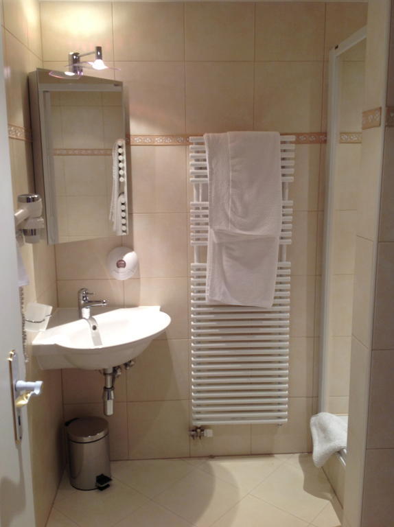 Auberge De Dully Room photo